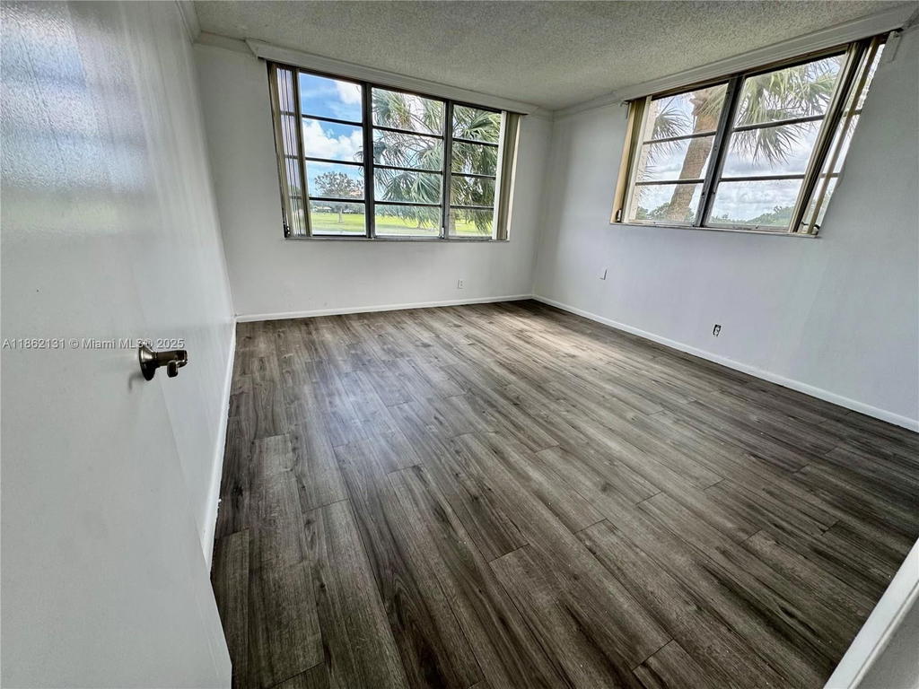 Real estate property located at 3100 Rolling Hills Cir #310, Broward, Rolling Hills Golf And Te, Davie, FL