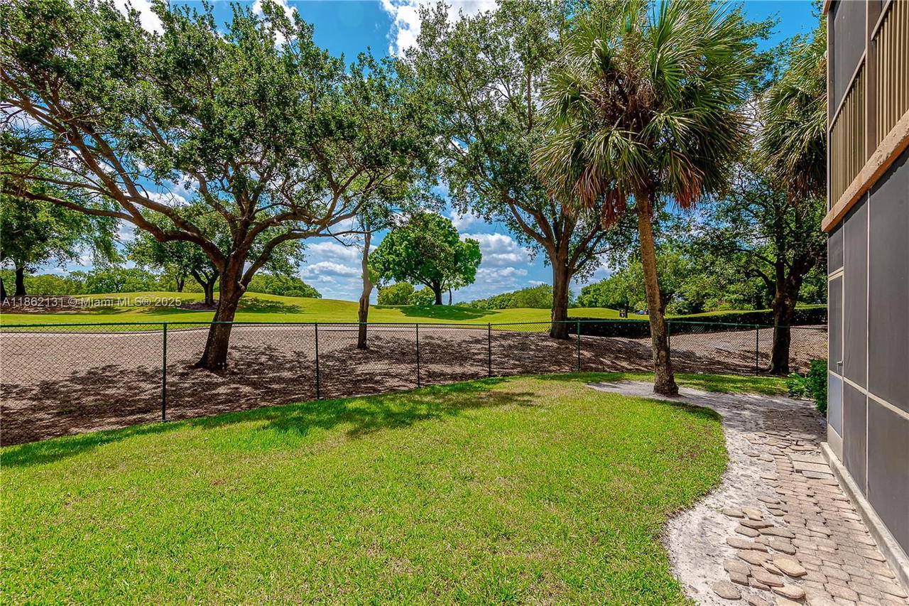 Real estate property located at 3100 Rolling Hills Cir #310, Broward, Rolling Hills Golf And Te, Davie, FL