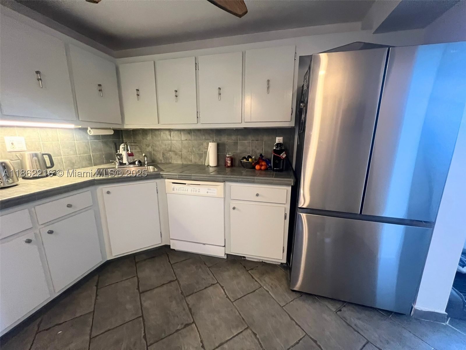 Real estate property located at 2750 183rd St #2707, Miami-dade, Commodore Plaza Condo, Aventura, FL