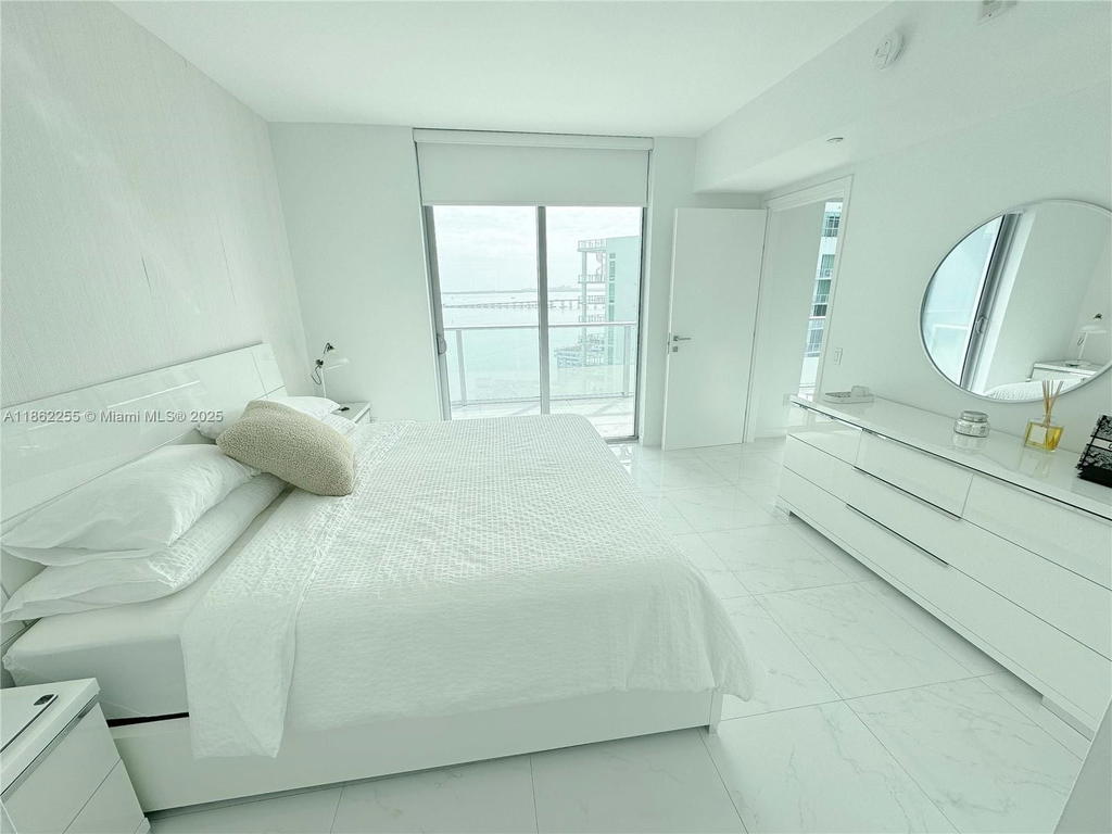 Real estate property located at 1300 Brickell Bay Dr #2608, Miami-dade, Brickellhouse Condo, Miami, FL