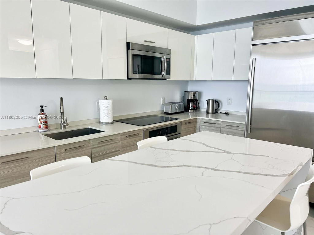 Real estate property located at 1300 Brickell Bay Dr #2608, Miami-dade, Brickellhouse Condo, Miami, FL