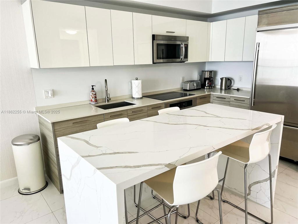 Real estate property located at 1300 Brickell Bay Dr #2608, Miami-dade, Brickellhouse Condo, Miami, FL