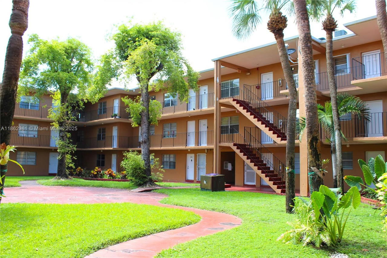 Real estate property located at 1280 54th St #308B, Miami-dade, The Kensington Condo, Hialeah, FL