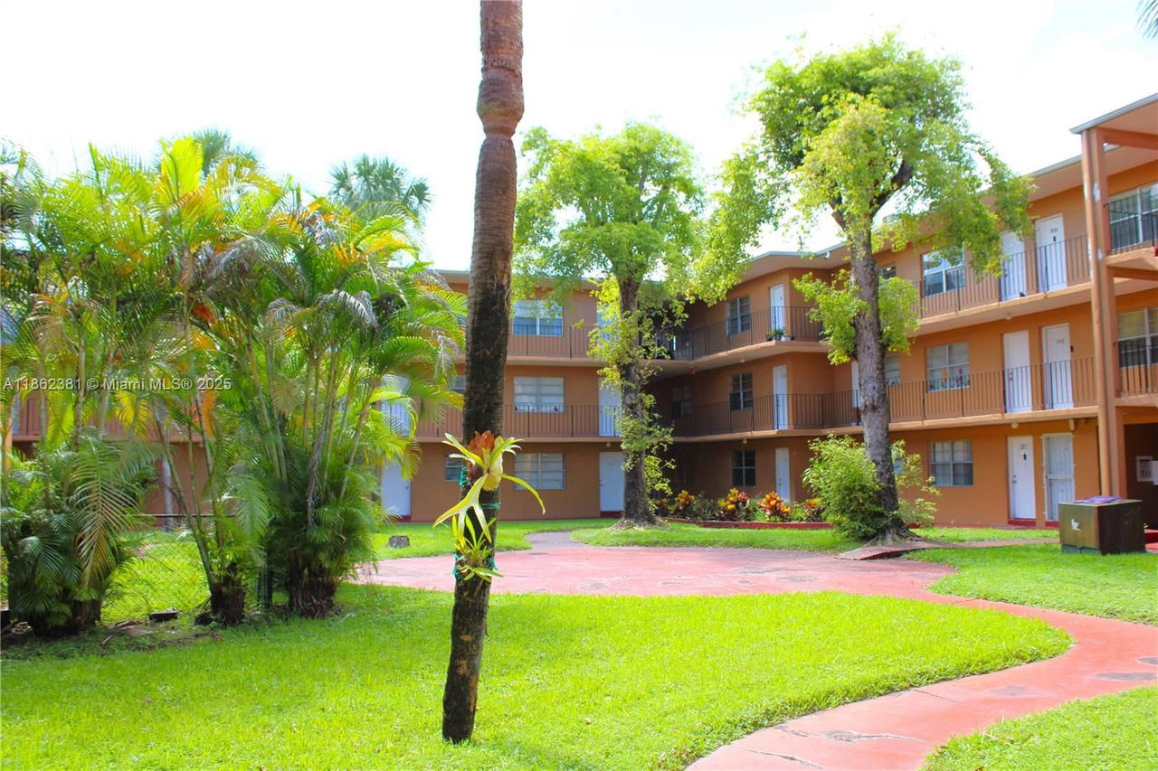 Real estate property located at 1280 54th St #308B, Miami-dade, The Kensington Condo, Hialeah, FL