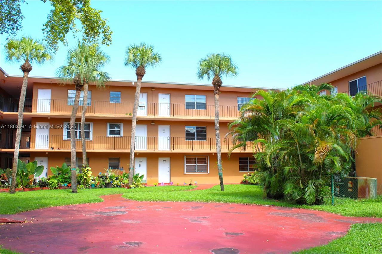 Real estate property located at 1280 54th St #308B, Miami-dade, The Kensington Condo, Hialeah, FL