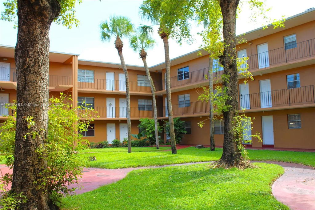 Real estate property located at 1280 54th St #308B, Miami-dade, The Kensington Condo, Hialeah, FL