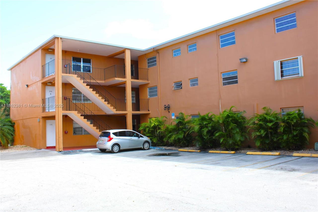 Real estate property located at 1280 54th St #308B, Miami-dade, The Kensington Condo, Hialeah, FL