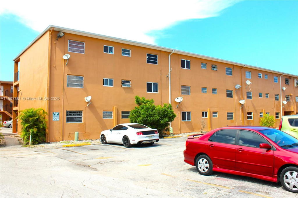 Real estate property located at 1280 54th St #308B, Miami-dade, The Kensington Condo, Hialeah, FL