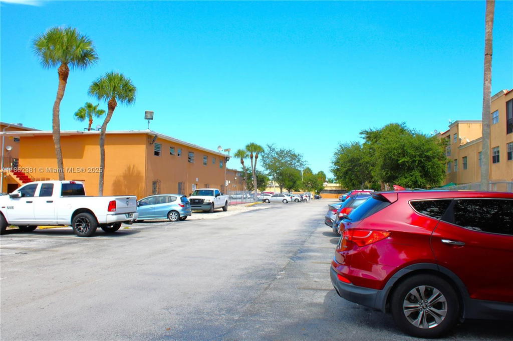 Real estate property located at 1280 54th St #308B, Miami-dade, The Kensington Condo, Hialeah, FL