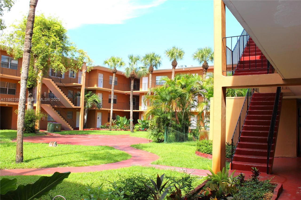 Real estate property located at 1280 54th St #308B, Miami-dade, The Kensington Condo, Hialeah, FL