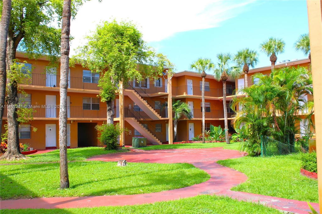 Real estate property located at 1280 54th St #308B, Miami-dade, The Kensington Condo, Hialeah, FL