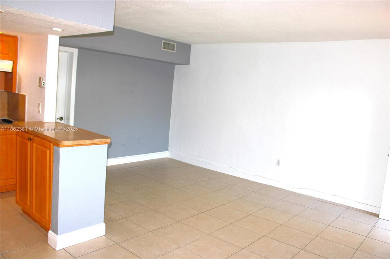 Real estate property located at 1280 54th St #308B, Miami-dade, The Kensington Condo, Hialeah, FL