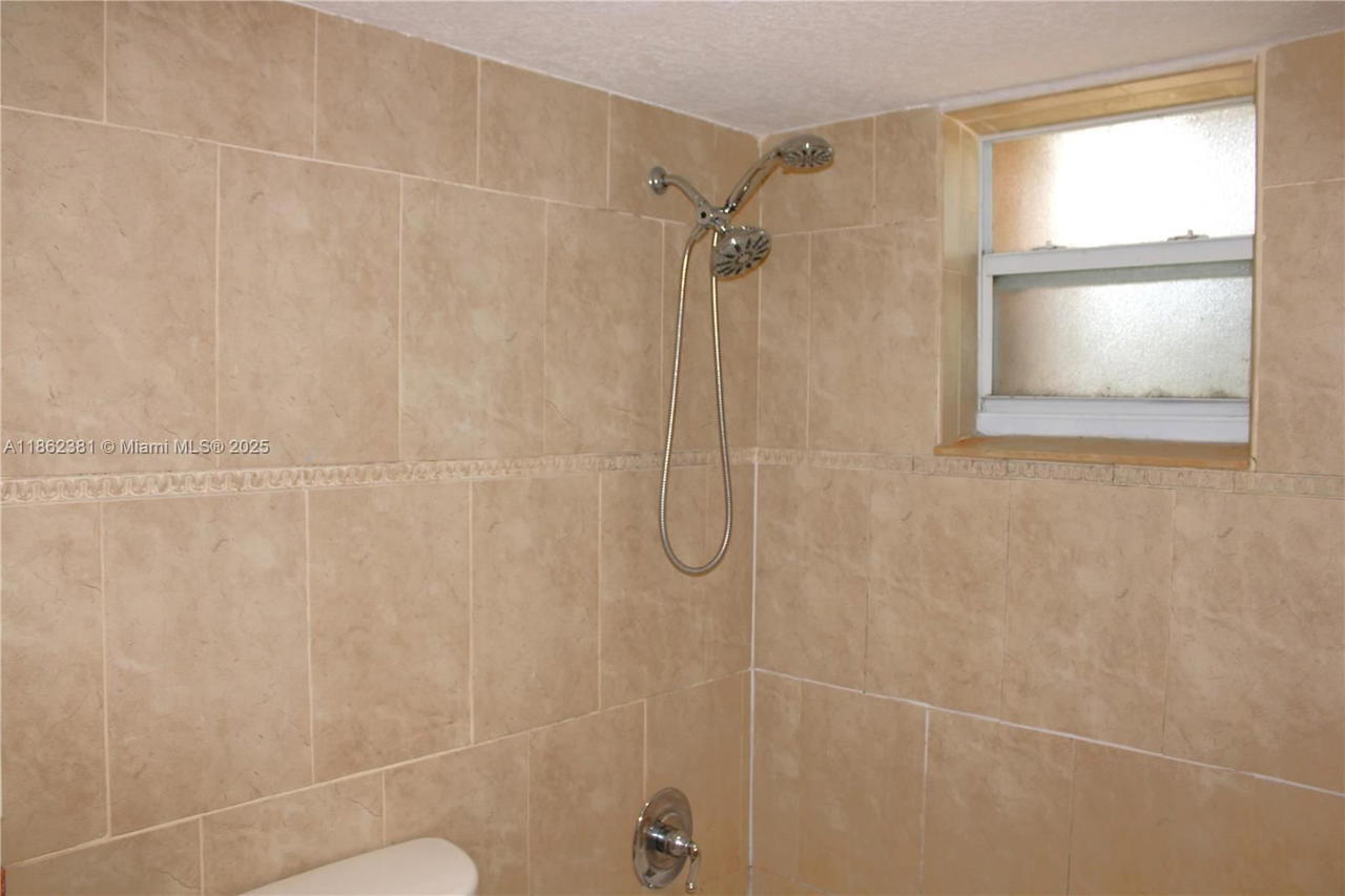 Real estate property located at 1280 54th St #308B, Miami-dade, The Kensington Condo, Hialeah, FL