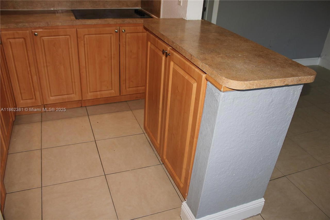 Real estate property located at 1280 54th St #308B, Miami-dade, The Kensington Condo, Hialeah, FL