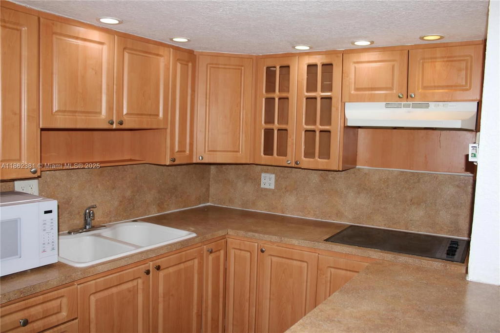 Real estate property located at 1280 54th St #308B, Miami-dade, The Kensington Condo, Hialeah, FL