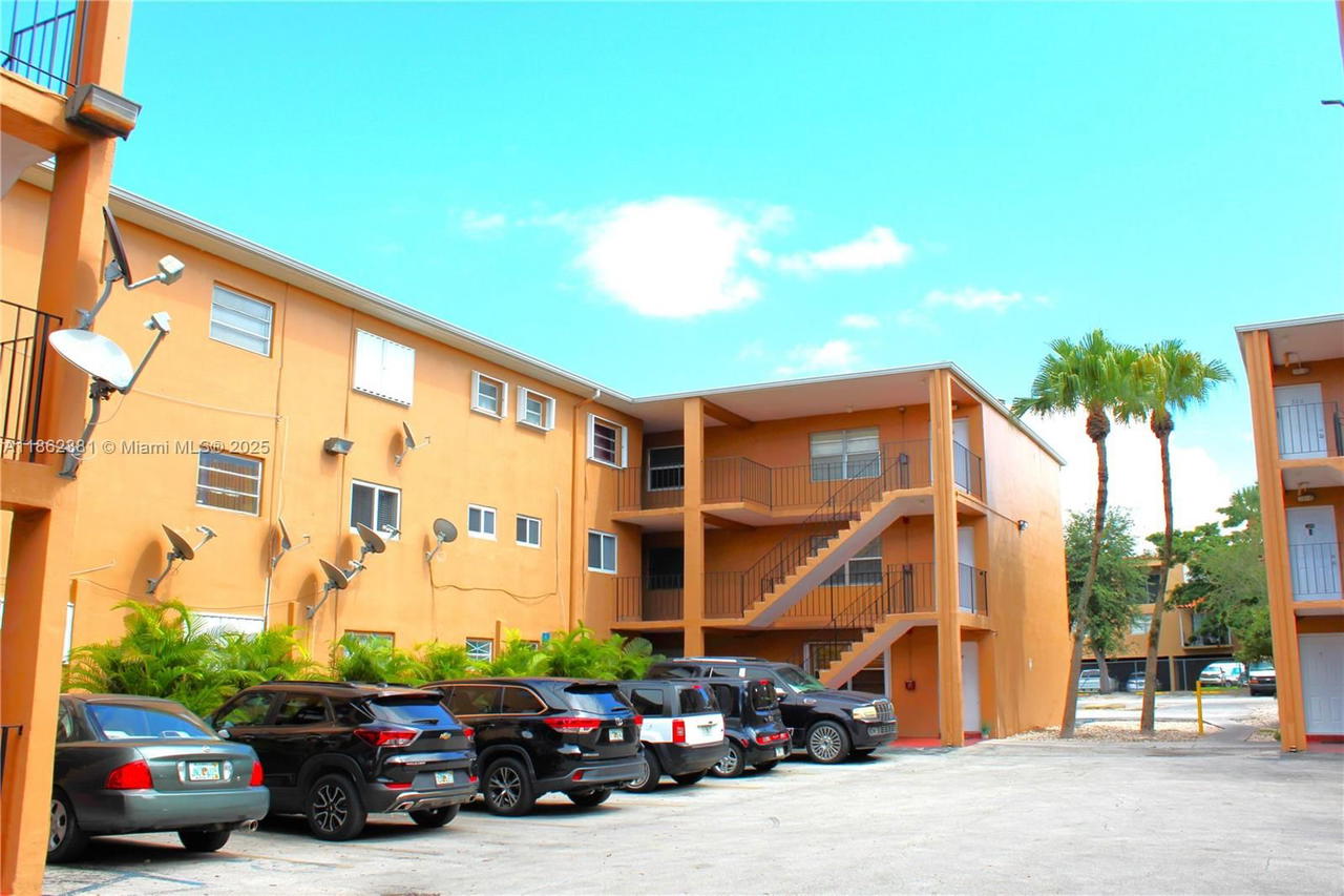 Real estate property located at 1280 54th St #308B, Miami-dade, The Kensington Condo, Hialeah, FL