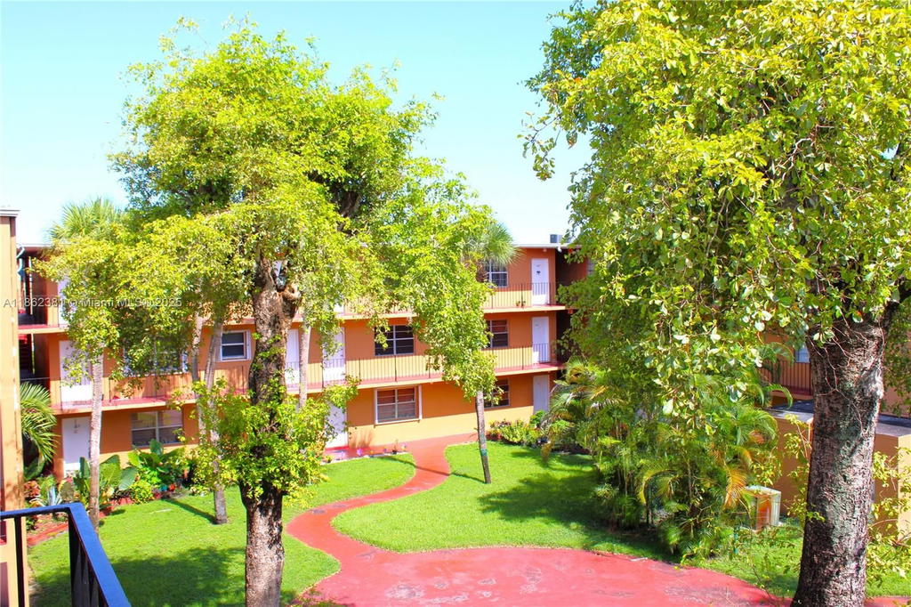 Real estate property located at 1280 54th St #308B, Miami-dade, The Kensington Condo, Hialeah, FL