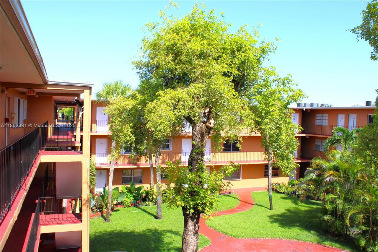 Real estate property located at 1280 54th St #308B, Miami-dade, The Kensington Condo, Hialeah, FL