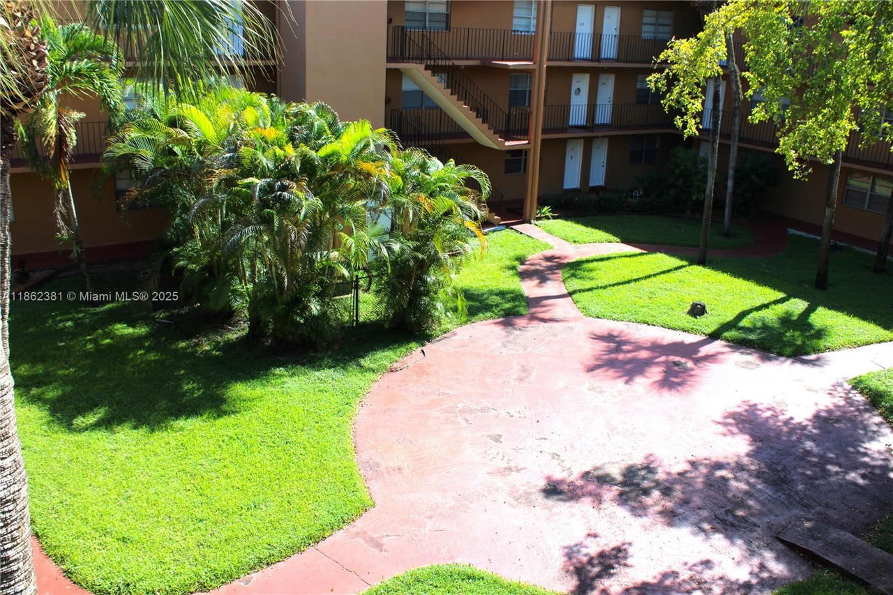 Real estate property located at 1280 54th St #308B, Miami-dade, The Kensington Condo, Hialeah, FL