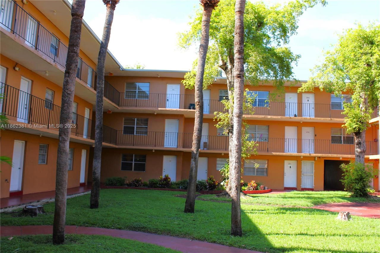 Real estate property located at 1280 54th St #308B, Miami-dade, The Kensington Condo, Hialeah, FL