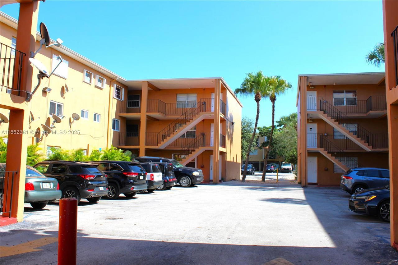 Real estate property located at 1280 54th St #308B, Miami-dade, The Kensington Condo, Hialeah, FL