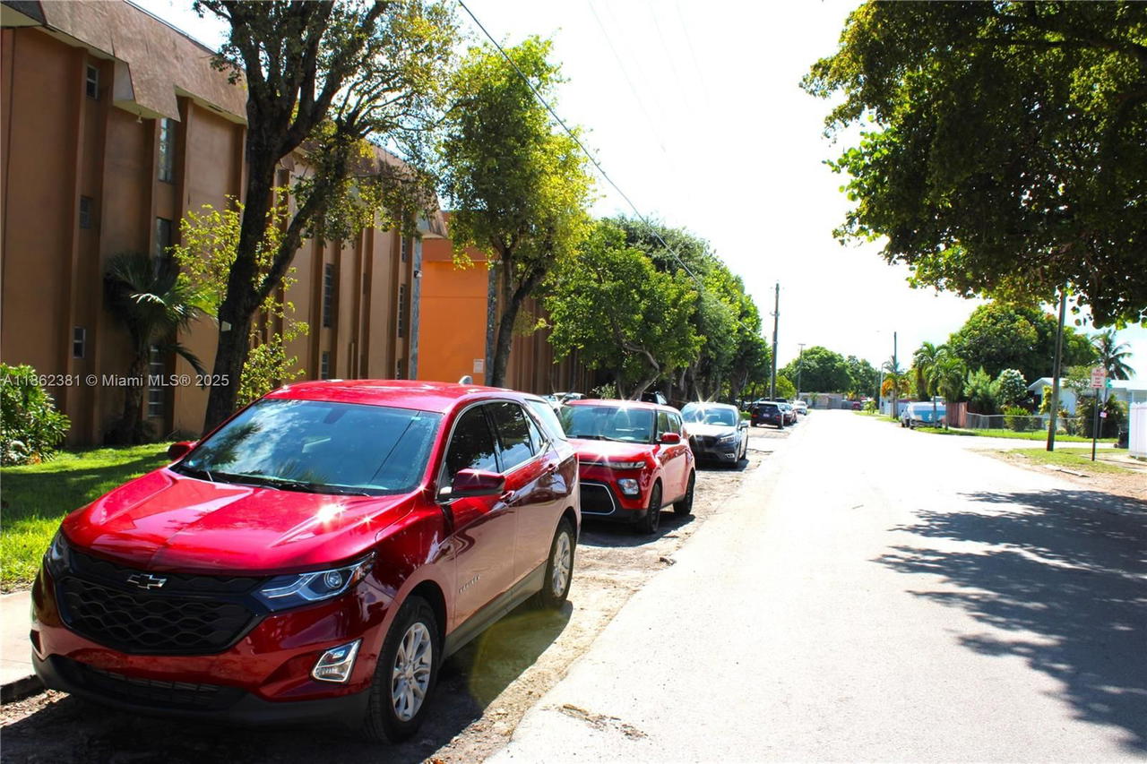 Real estate property located at 1280 54th St #308B, Miami-dade, The Kensington Condo, Hialeah, FL