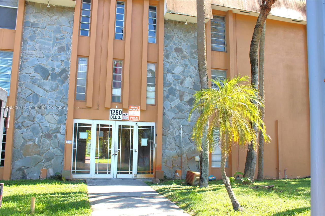 Real estate property located at 1280 54th St #308B, Miami-dade, The Kensington Condo, Hialeah, FL