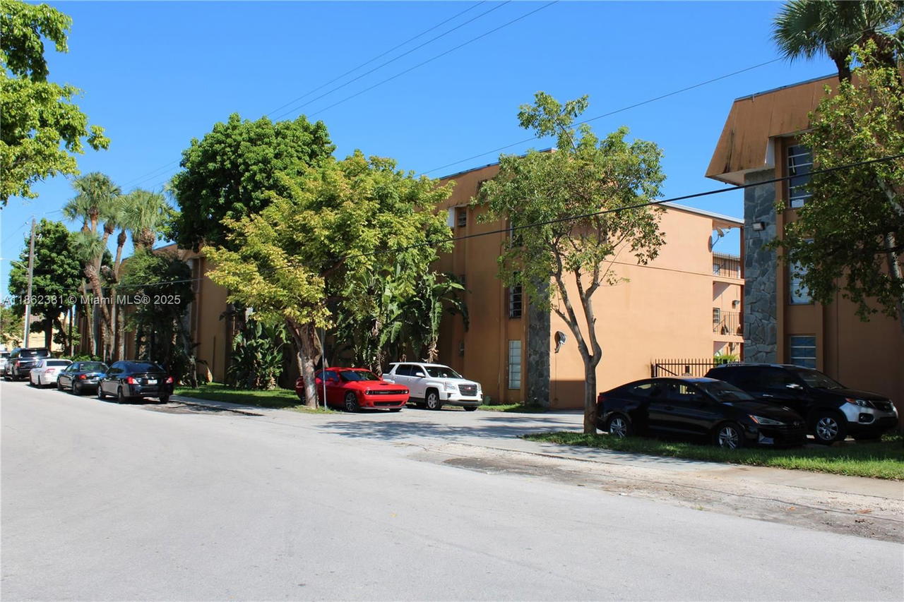Real estate property located at 1280 54th St #308B, Miami-dade, The Kensington Condo, Hialeah, FL
