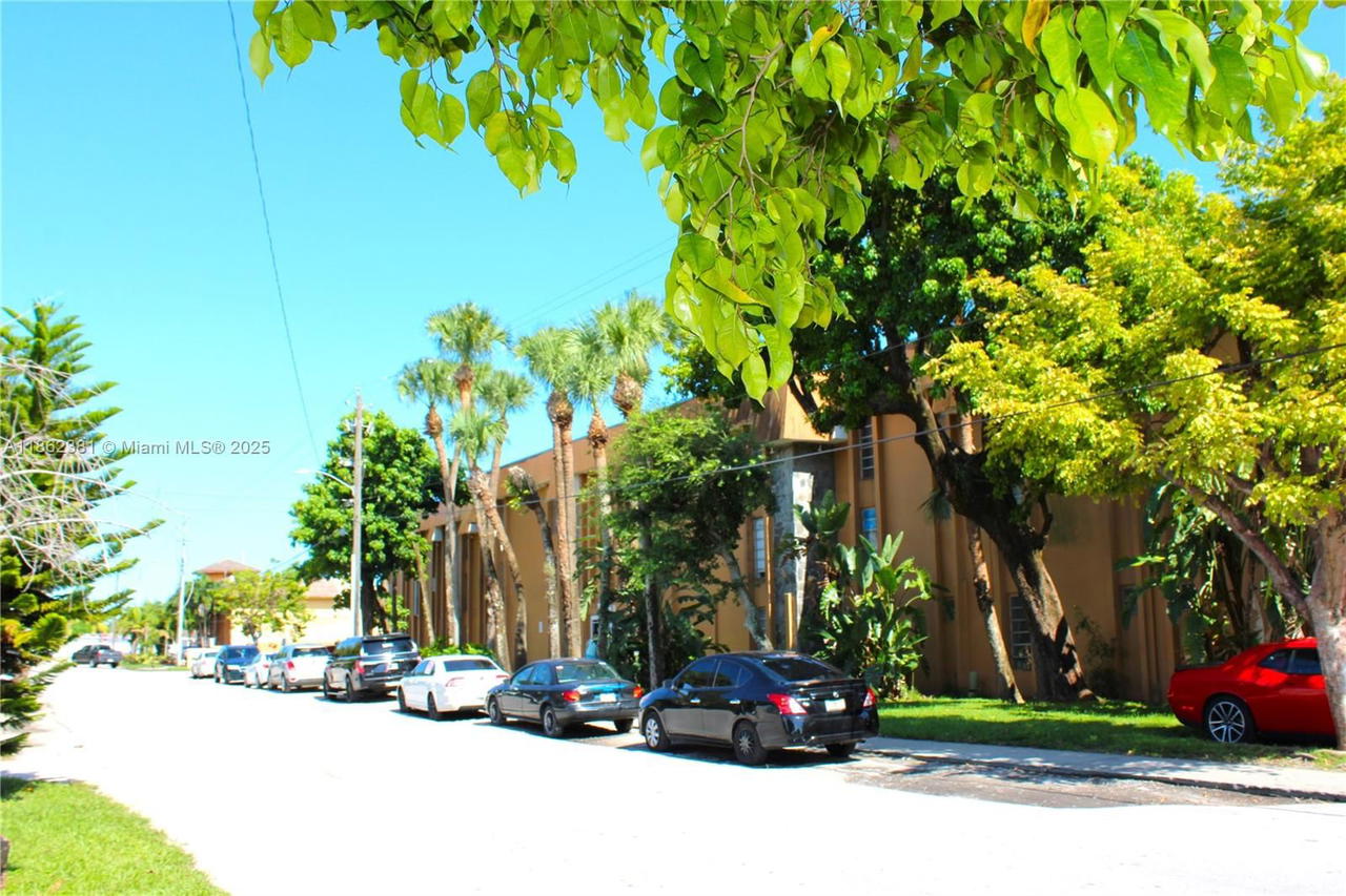 Real estate property located at 1280 54th St #308B, Miami-dade, The Kensington Condo, Hialeah, FL