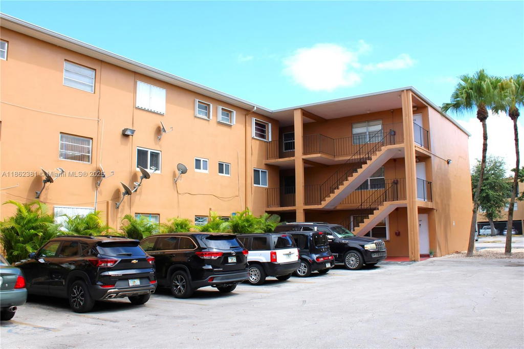Real estate property located at 1280 54th St #308B, Miami-dade, The Kensington Condo, Hialeah, FL