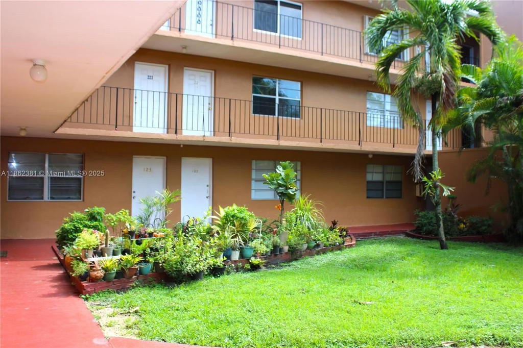 Real estate property located at 1280 54th St #308B, Miami-dade, The Kensington Condo, Hialeah, FL