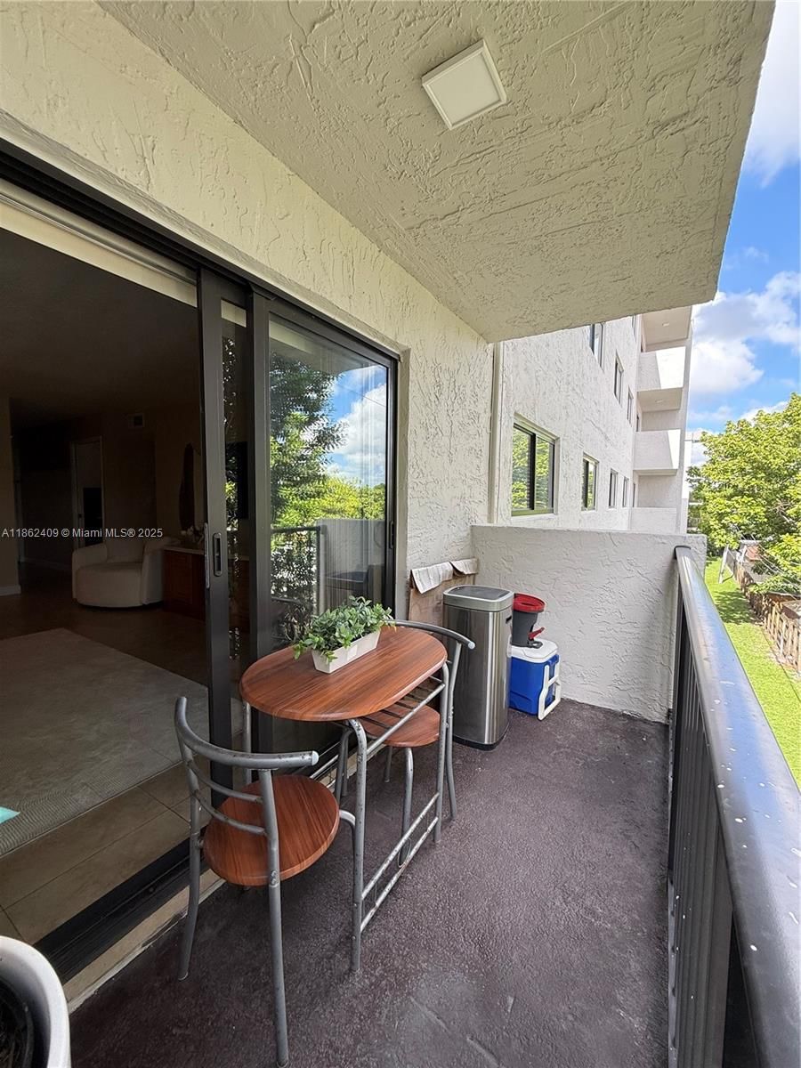 Real estate property located at 6950 6th Ave #315, Miami-dade, Lancaster Condo, Hialeah, FL