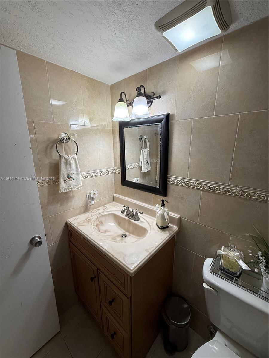 Real estate property located at 6950 6th Ave #315, Miami-dade, Lancaster Condo, Hialeah, FL