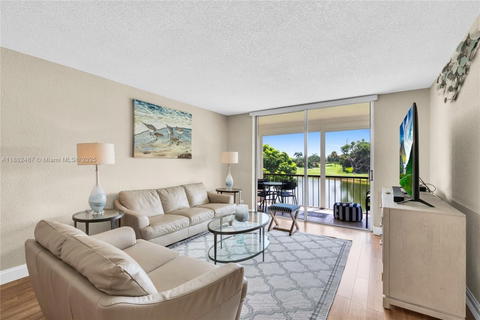 Real estate property located at 9320 Hollybrook Lake Dr #203, Broward, Hollybrook Golf And Tennis, Pembroke Pines, FL