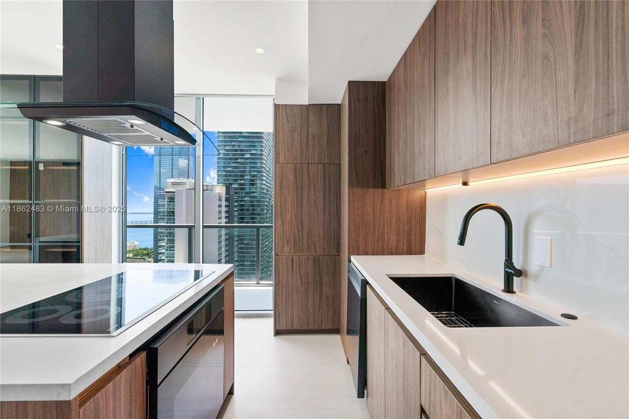 Real estate property located at 1111 1st Ave #3719-N, Miami-dade, The Axis On Brickell Ii C, Miami, FL
