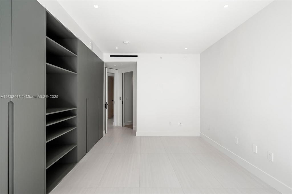 Real estate property located at 1111 1st Ave #3719-N, Miami-dade, The Axis On Brickell Ii C, Miami, FL