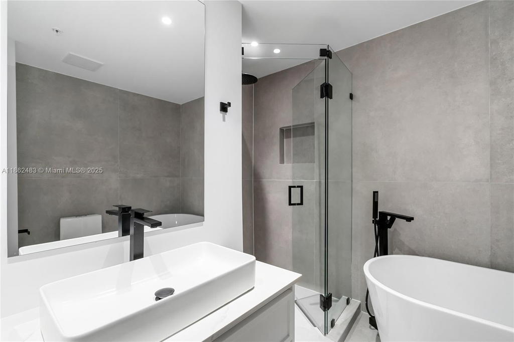 Real estate property located at 1111 1st Ave #3719-N, Miami-dade, The Axis On Brickell Ii C, Miami, FL