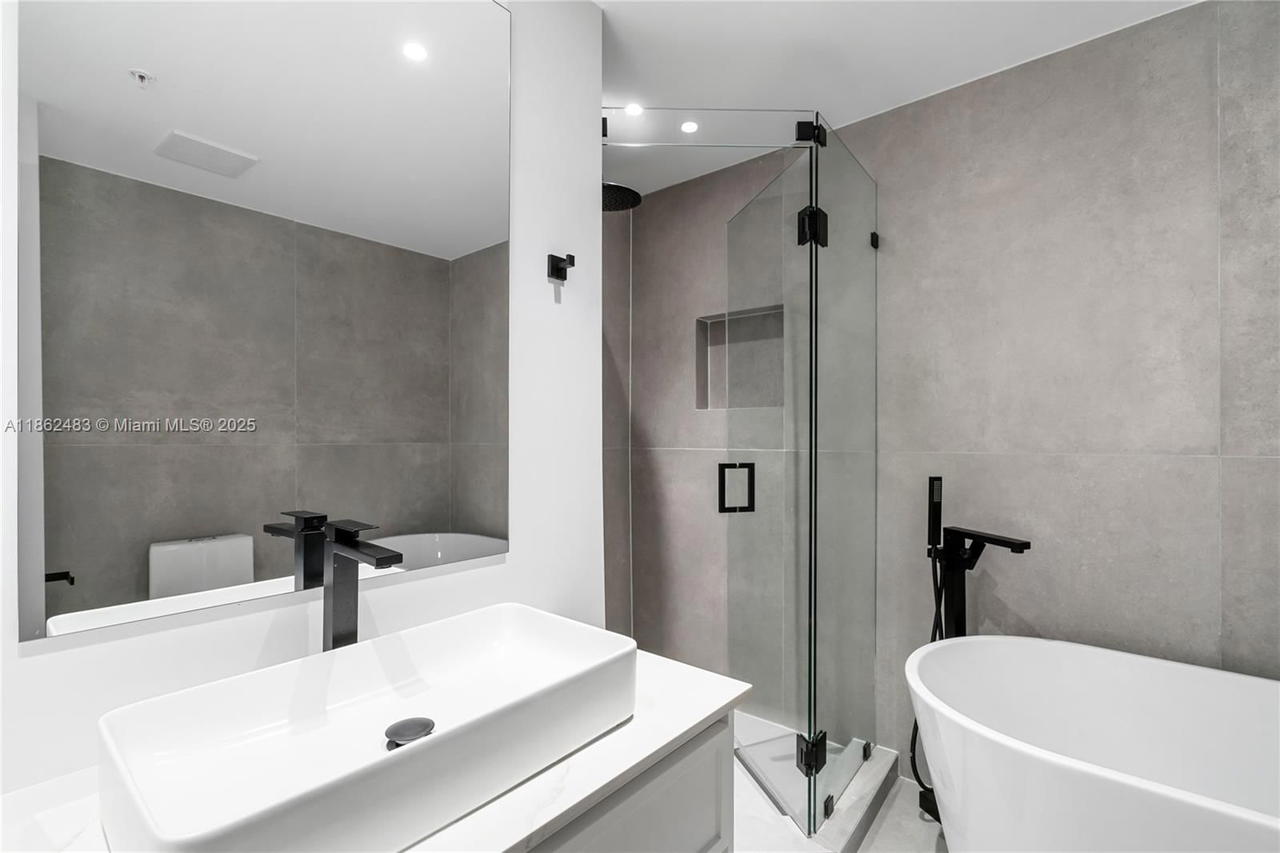 Real estate property located at 1111 1st Ave #3719-N, Miami-dade, The Axis On Brickell Ii C, Miami, FL