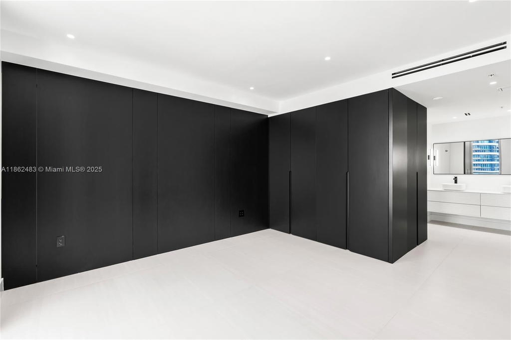Real estate property located at 1111 1st Ave #3719-N, Miami-dade, The Axis On Brickell Ii C, Miami, FL