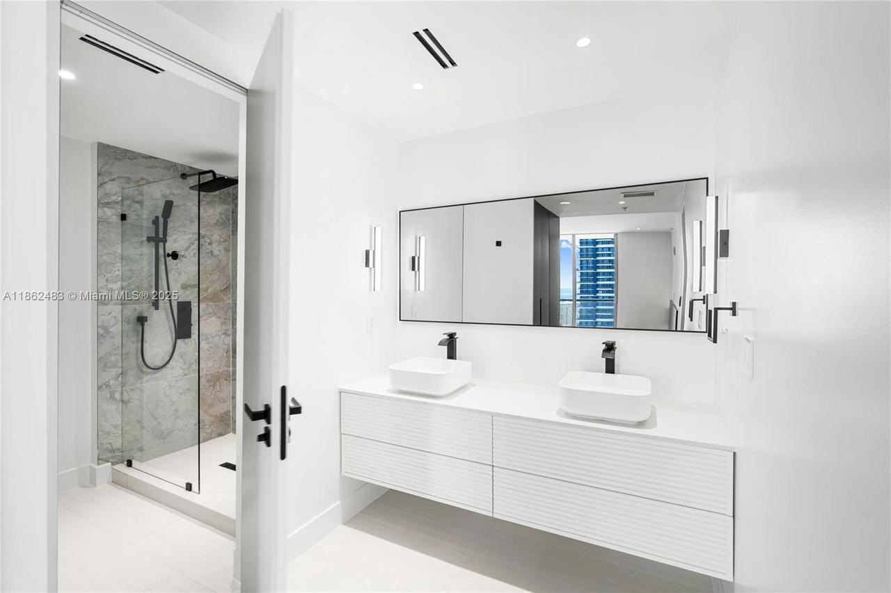 Real estate property located at 1111 1st Ave #3719-N, Miami-dade, The Axis On Brickell Ii C, Miami, FL