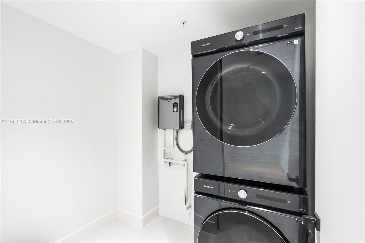 Real estate property located at 1111 1st Ave #3719-N, Miami-dade, The Axis On Brickell Ii C, Miami, FL