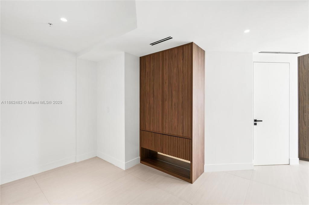 Real estate property located at 1111 1st Ave #3719-N, Miami-dade, The Axis On Brickell Ii C, Miami, FL