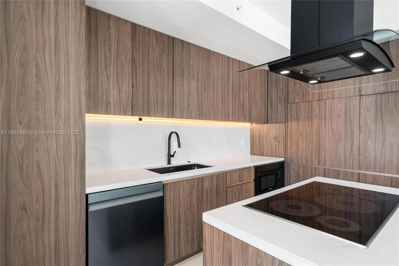 Real estate property located at 1111 1st Ave #3719-N, Miami-dade, The Axis On Brickell Ii C, Miami, FL