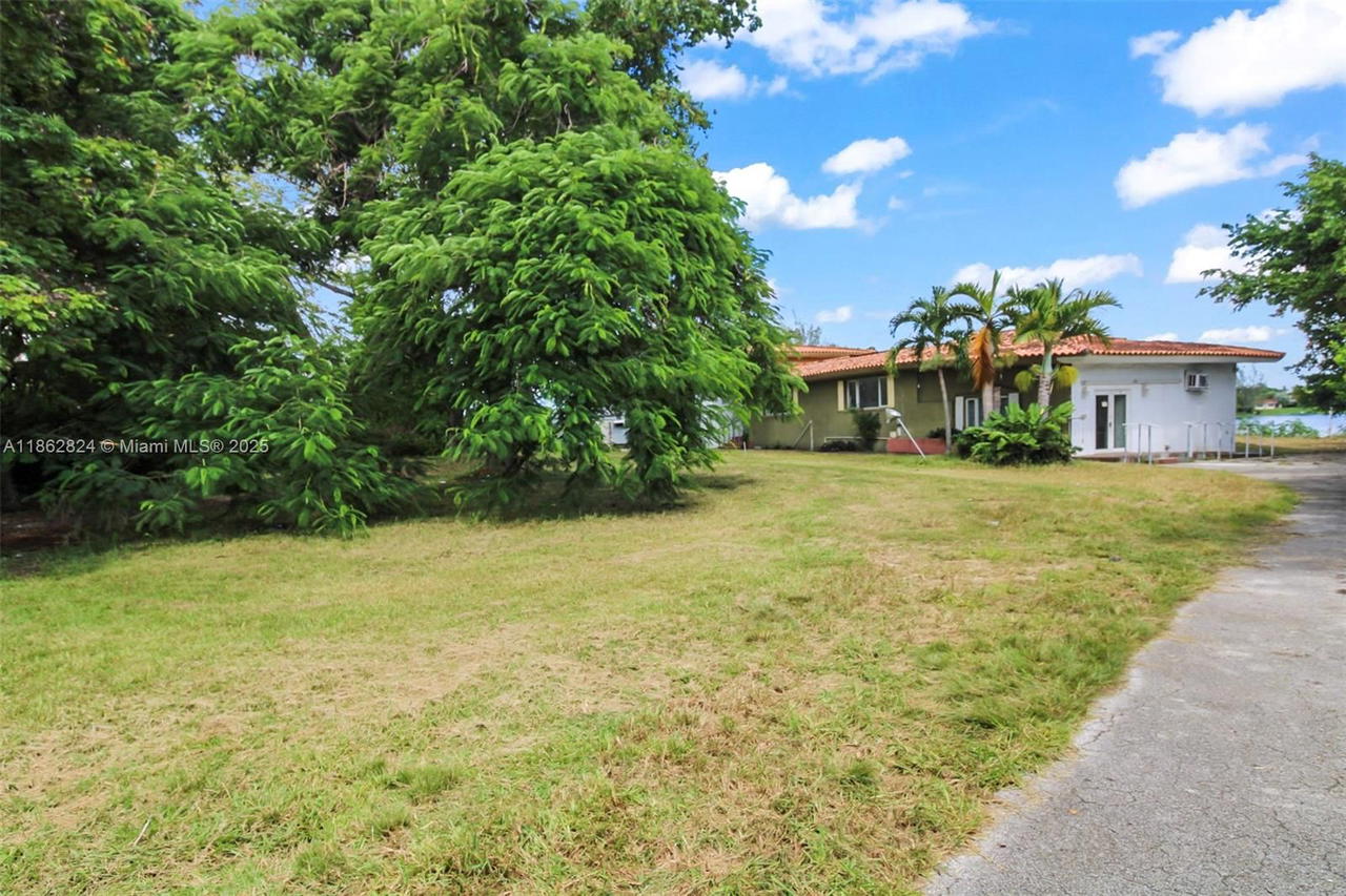 Real estate property located at 4399 89th Ave, Miami-dade, Mc Cahills Bluebird Lake, Miami, FL