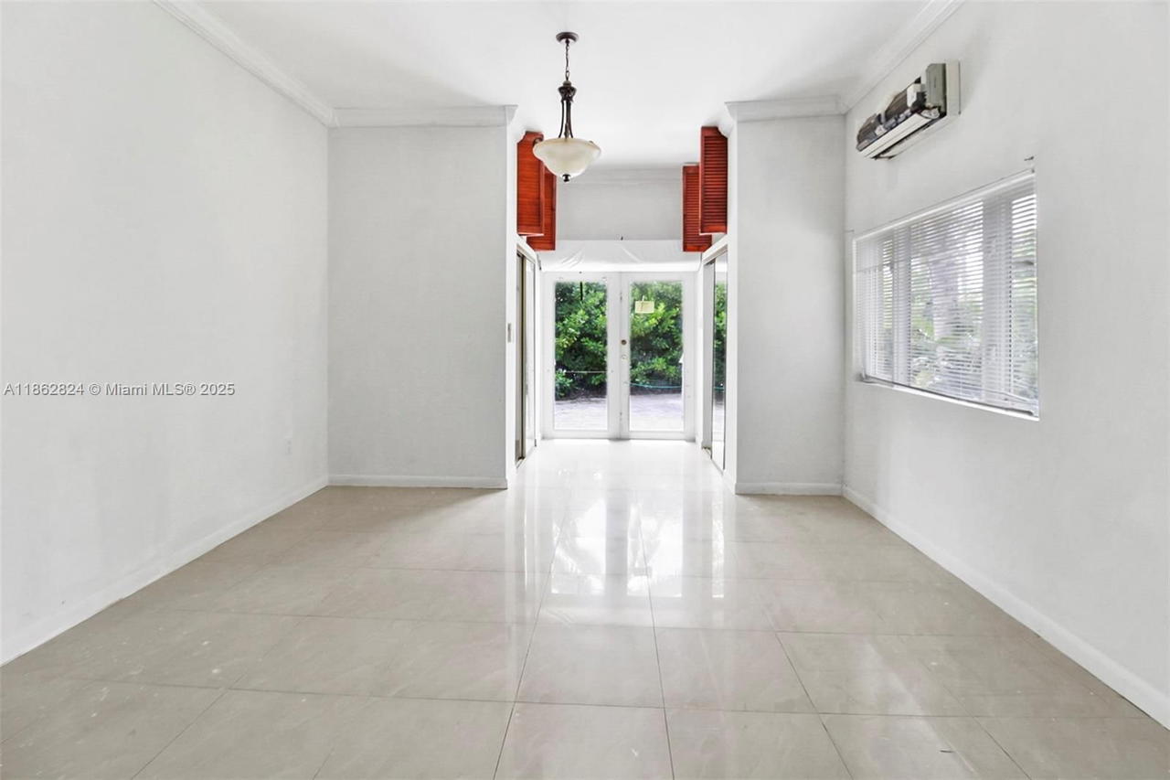 Real estate property located at 4399 89th Ave, Miami-dade, Mc Cahills Bluebird Lake, Miami, FL