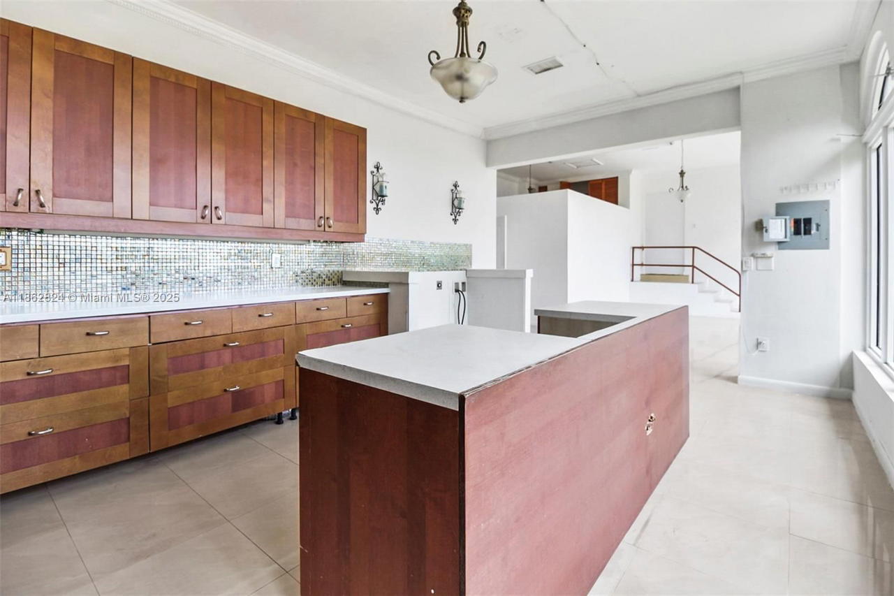 Real estate property located at 4399 89th Ave, Miami-dade, Mc Cahills Bluebird Lake, Miami, FL