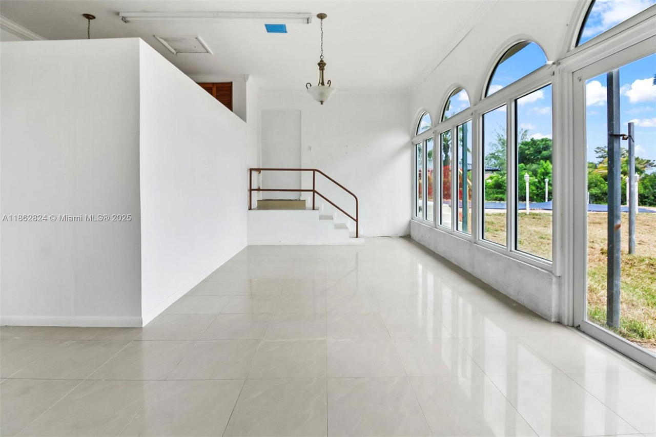 Real estate property located at 4399 89th Ave, Miami-dade, Mc Cahills Bluebird Lake, Miami, FL