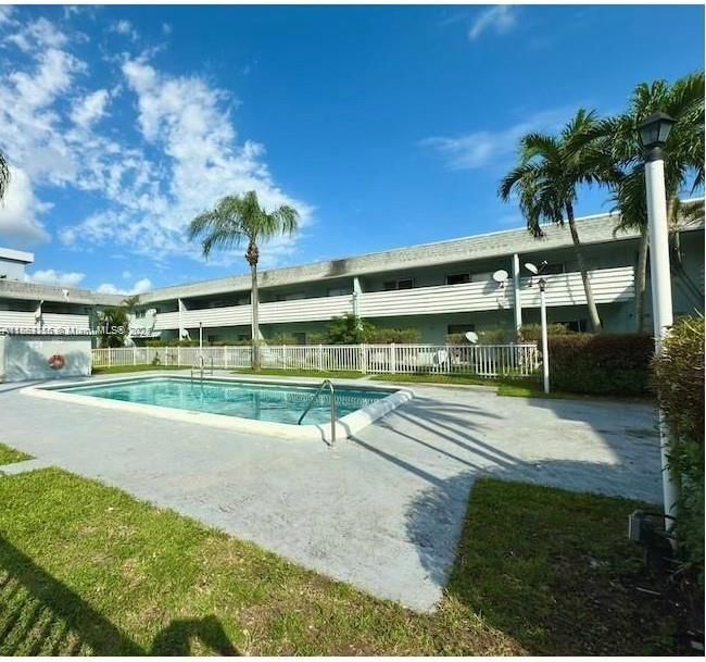 Real estate property located at 4271 5th St #108, Broward, Sundance At Plantation Co, Plantation, FL