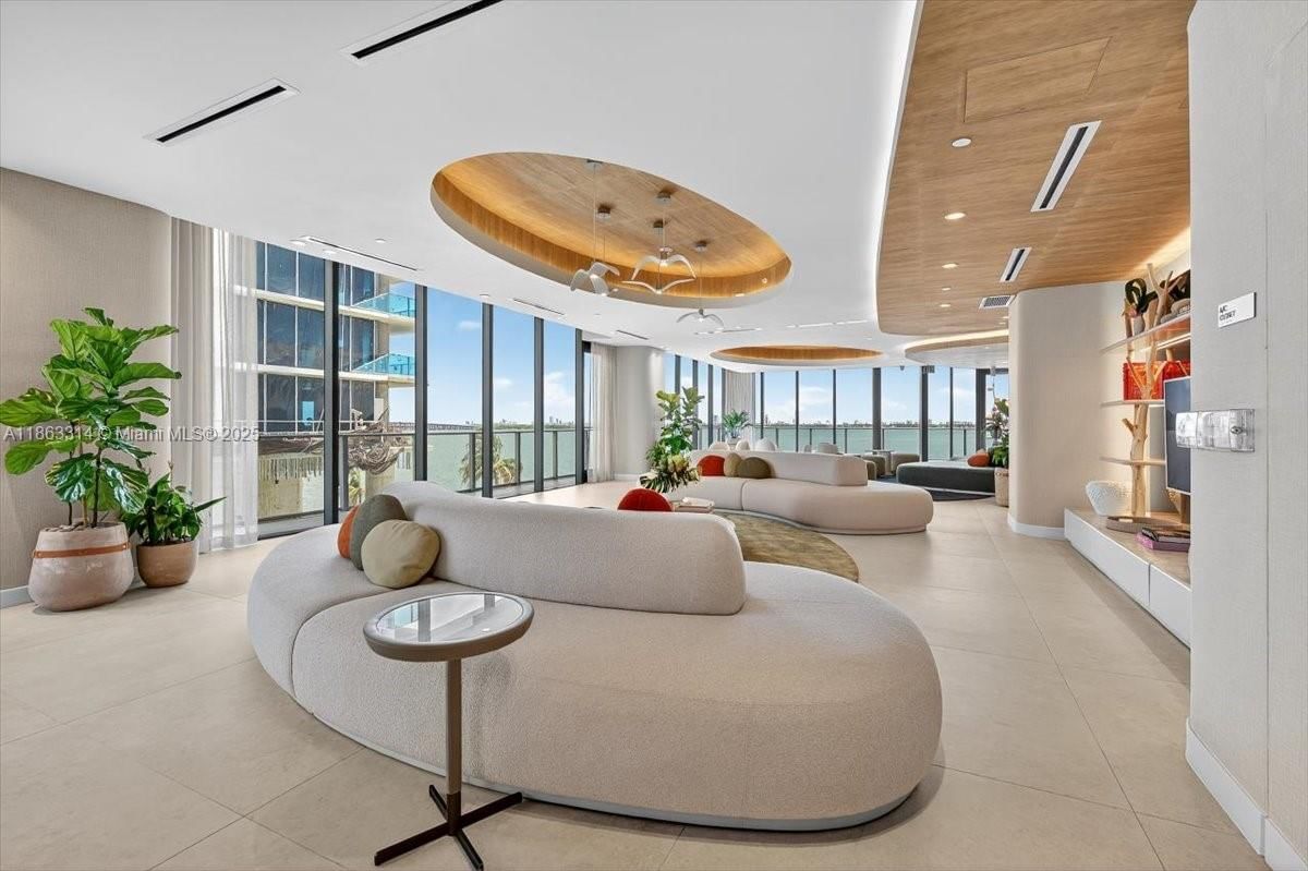 Real estate property located at 700 24TH #1104, Miami-dade, Aria Reserve, Miami, FL