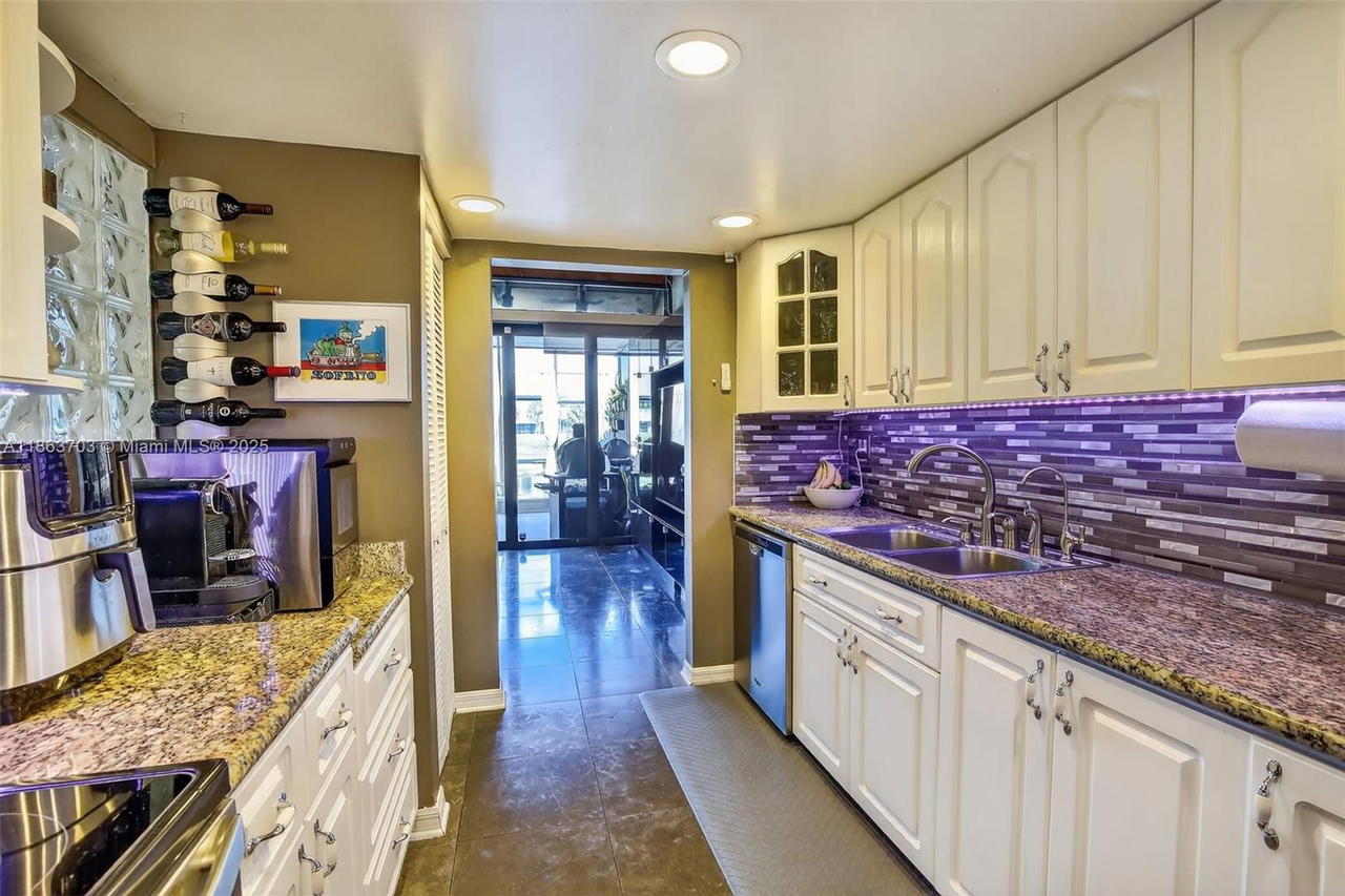Real estate property located at 1530 Golfview Dr, Broward, Everglades Sugar & Land C, Pembroke Pines, FL
